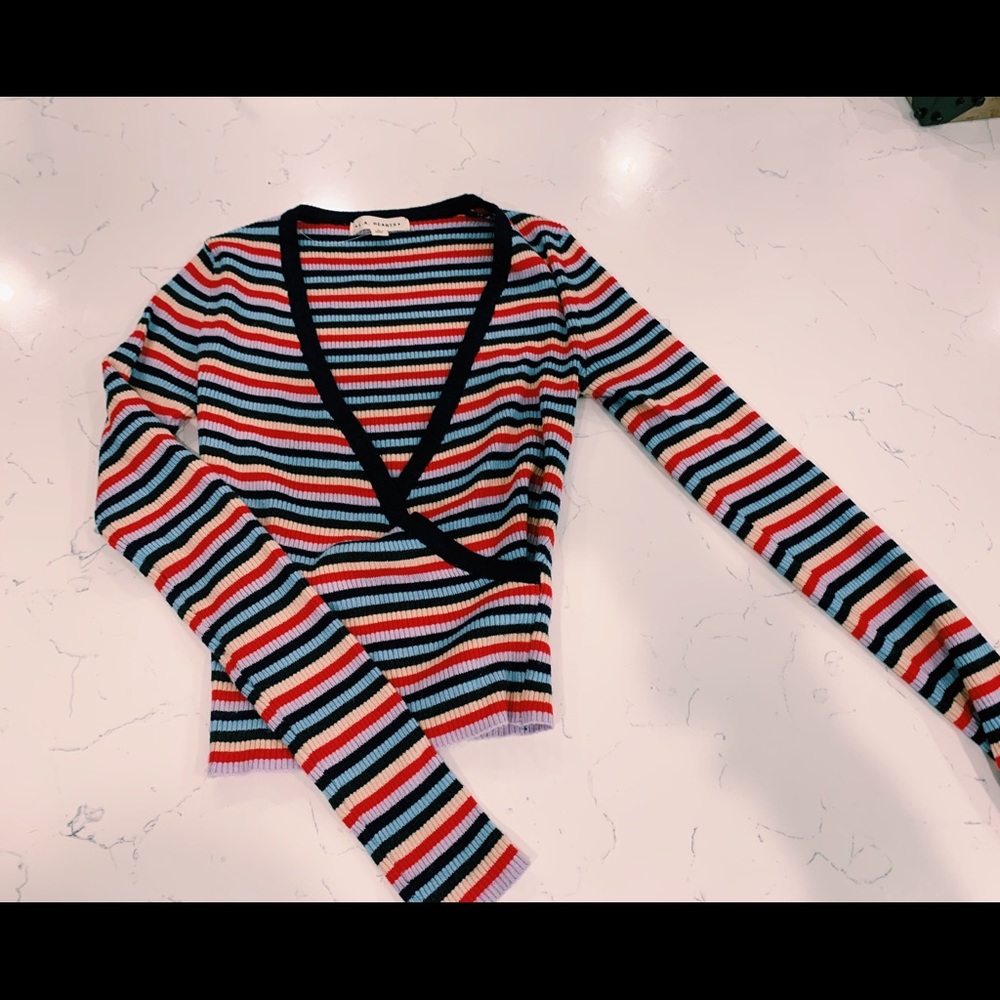 BRAND NEW LA hearts V-neck long sleeve